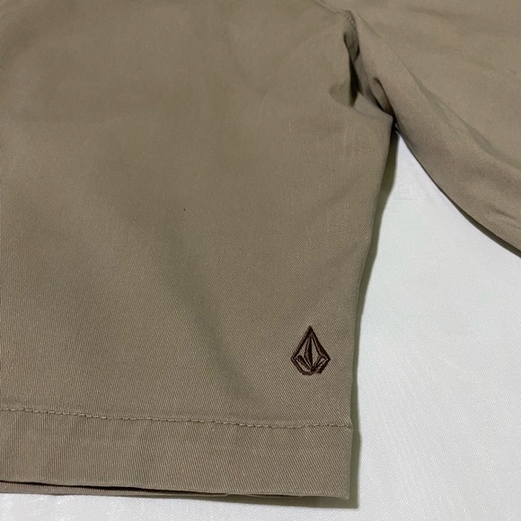 Shorts - Picture 3 of 8